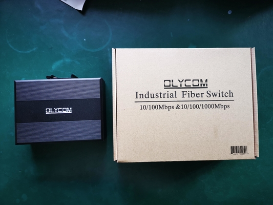Διακόπτης 12Port βιομηχανικό Gigabit Ethernet δικτύων OLYCOM με το σημείο εισόδου 4 λιμένας SFP 240W DIN επί σιδηροτροχιών IP40 8 λιμένων